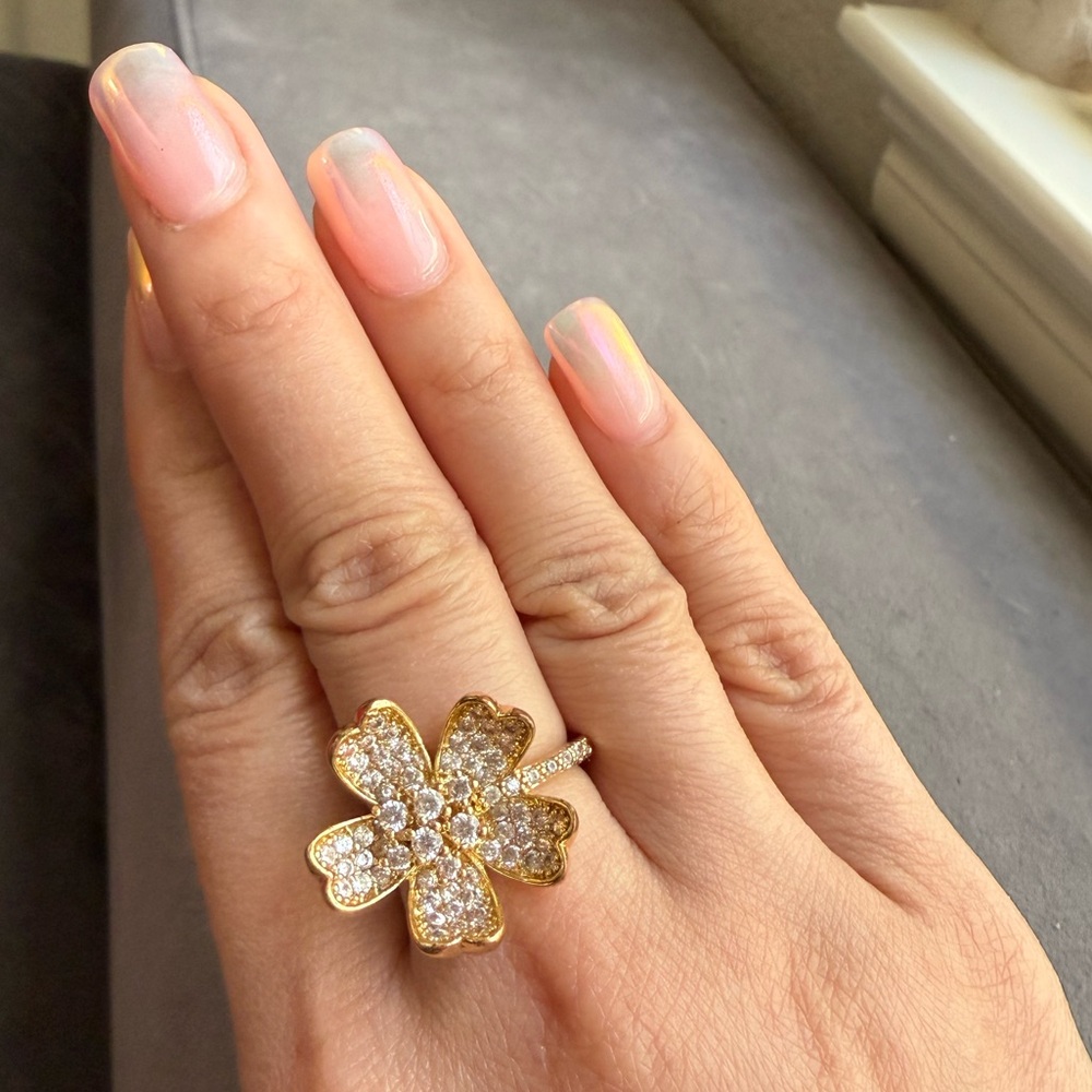 Guess Hannah Flower Ring